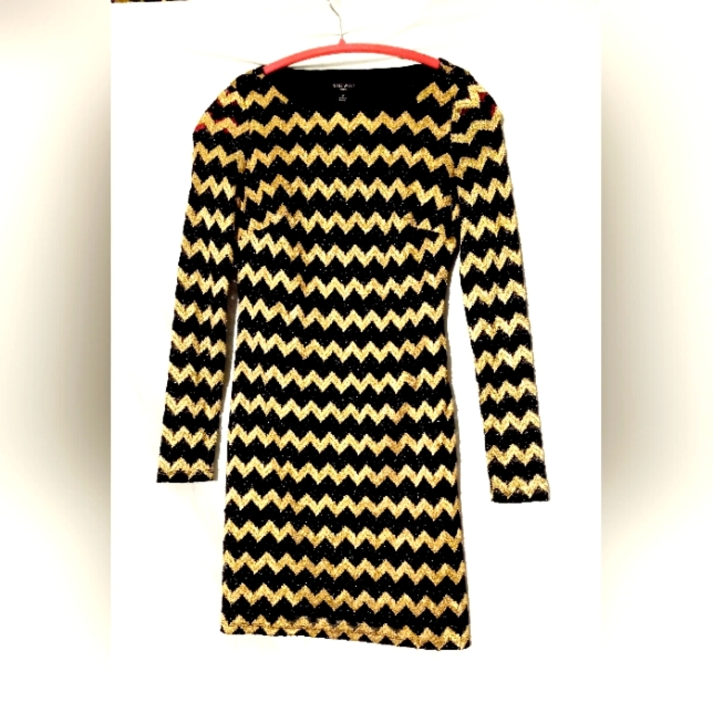 LONG SLEEVE DRESS